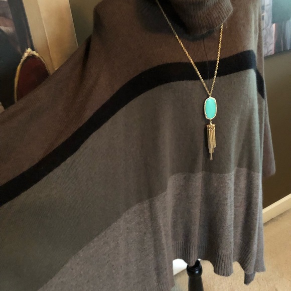 Sweater poncho - Picture 3 of 6